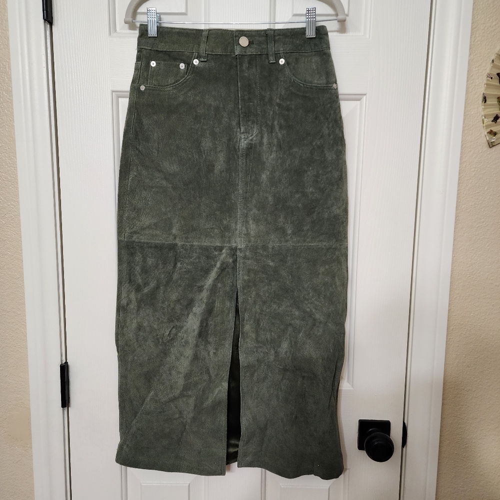 Blank NYC Sage Green 100% leather Skirt Size 25 NWT